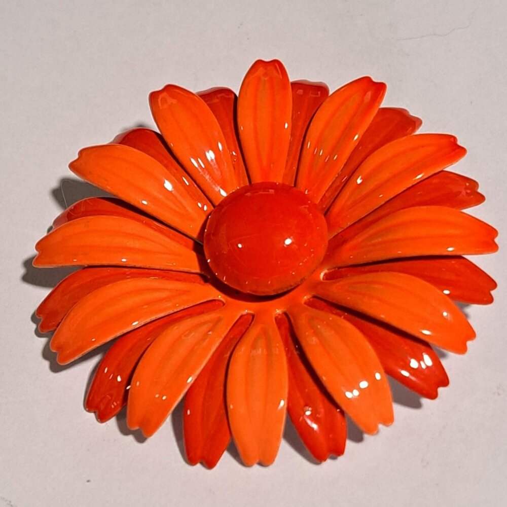 Vintage large light & dark orange daisy flower brooch
